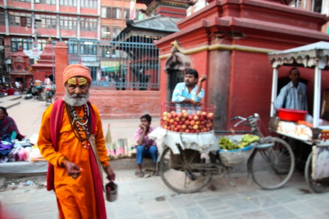 Mönch auf den Strassen Kathmandus